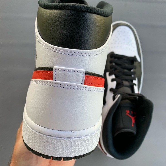 Jordan 1 mid ❌SOLD🎁 - Picture 6 of 9